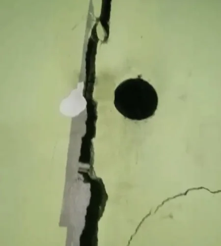 Землетрясения на юго-востоке Турции вызвали ряд последствий, повреждены десятки домов