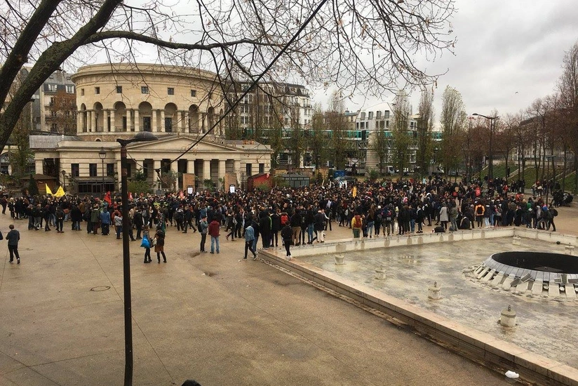 Lyceum students hold large-scale protest action in Paris