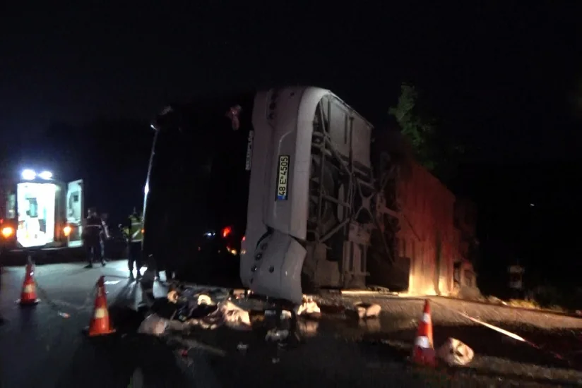 Six killed, dozens injured in deadly road accident in Türkiye