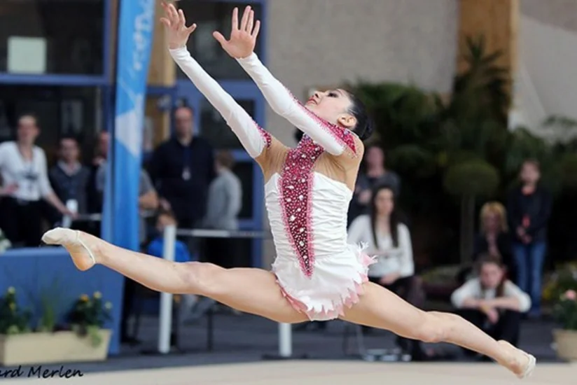 ​Azərbaycan gimnastları Rumıniyada 9 medal qazanıb