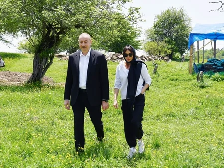 Prezident Pir Ömər Sultan ziyarətgahında bərpa-konservasiya işləri ilə tanış olub - YENİLƏNİB