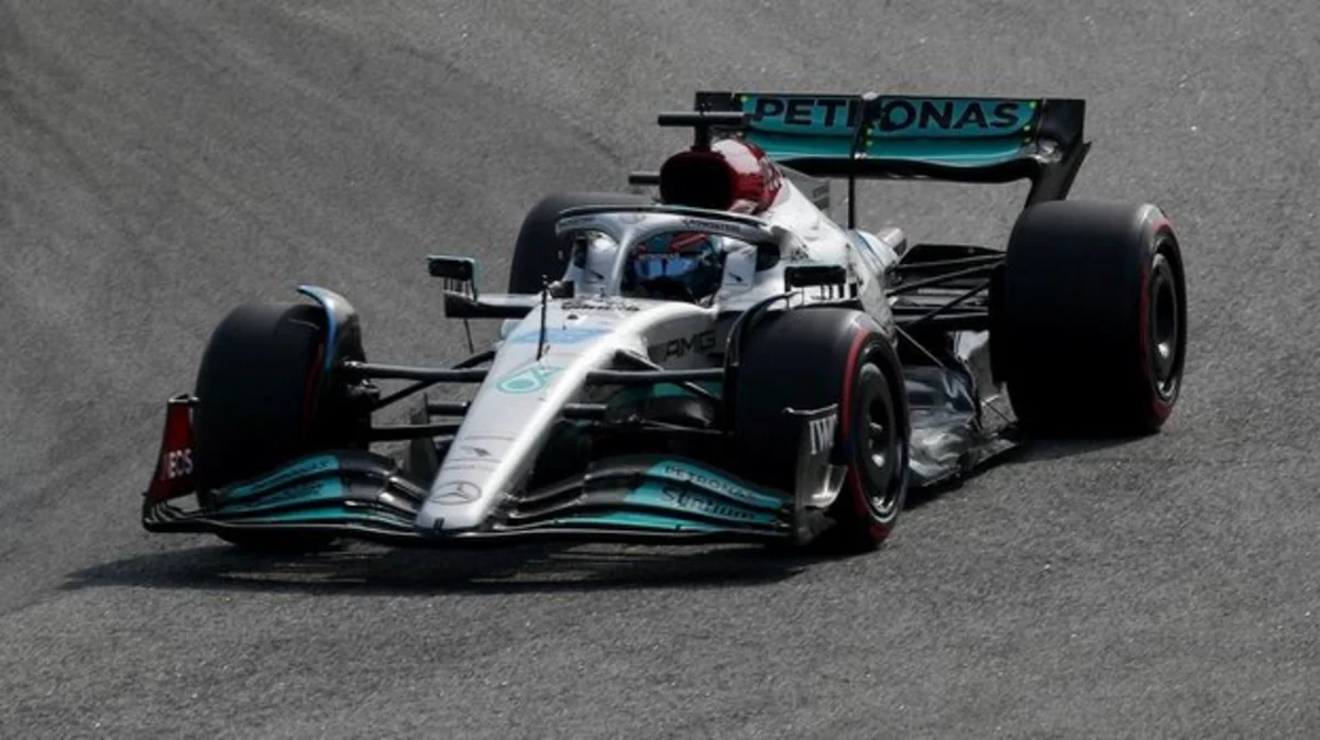 Corc Rassel “Formula 1” üzrə Braziliya Qran Prisinin qalibi olub