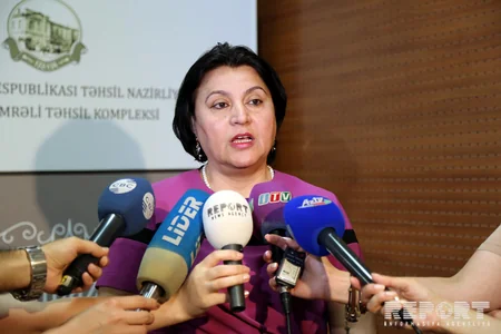 Unudulmaz məzun Aida İmanquliyeva kitabının təqdimatı olub - FOTO