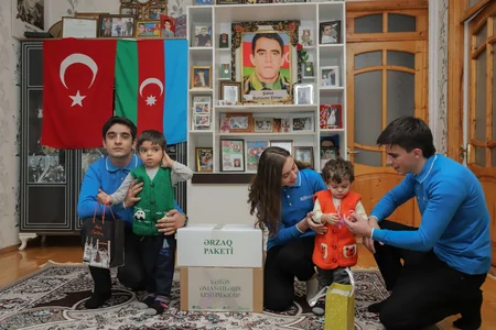“PAŞA Holding”in “Vətən əmanətlərin keşiyindədir” proqramı çərçivəsində şəhid ailələrinə bayram sovqatları çatdırılır