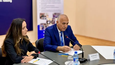 Jurnalistlər “İnsan hüquqları aylığı” çərçivəsində keçirilən təlimdə iştirak ediblər