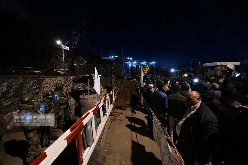 На дороге Шуша-Ханкенди третий день продолжается акция протеста азербайджанских активистов