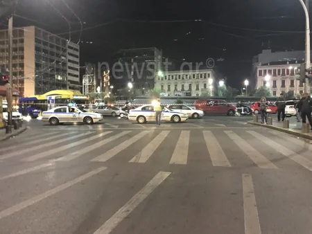 Afinada anarxistlər polis idarəsinə hücum ediblər, 4 nəfər yaralanıb - VİDEO