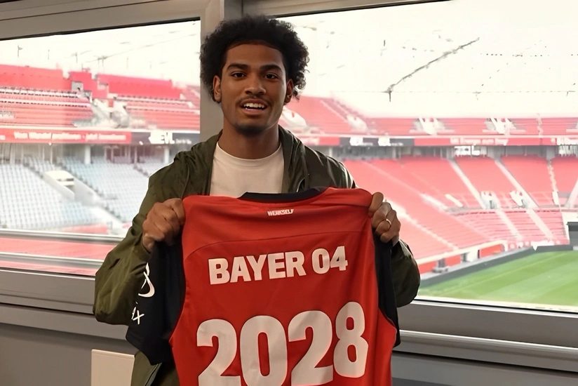 Almaniya çempionu hücumçusunun müqavilə müddətini uzadıb