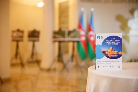 “Azersky” peyk təsvirlərinə həsr olunan sərgi açılıb