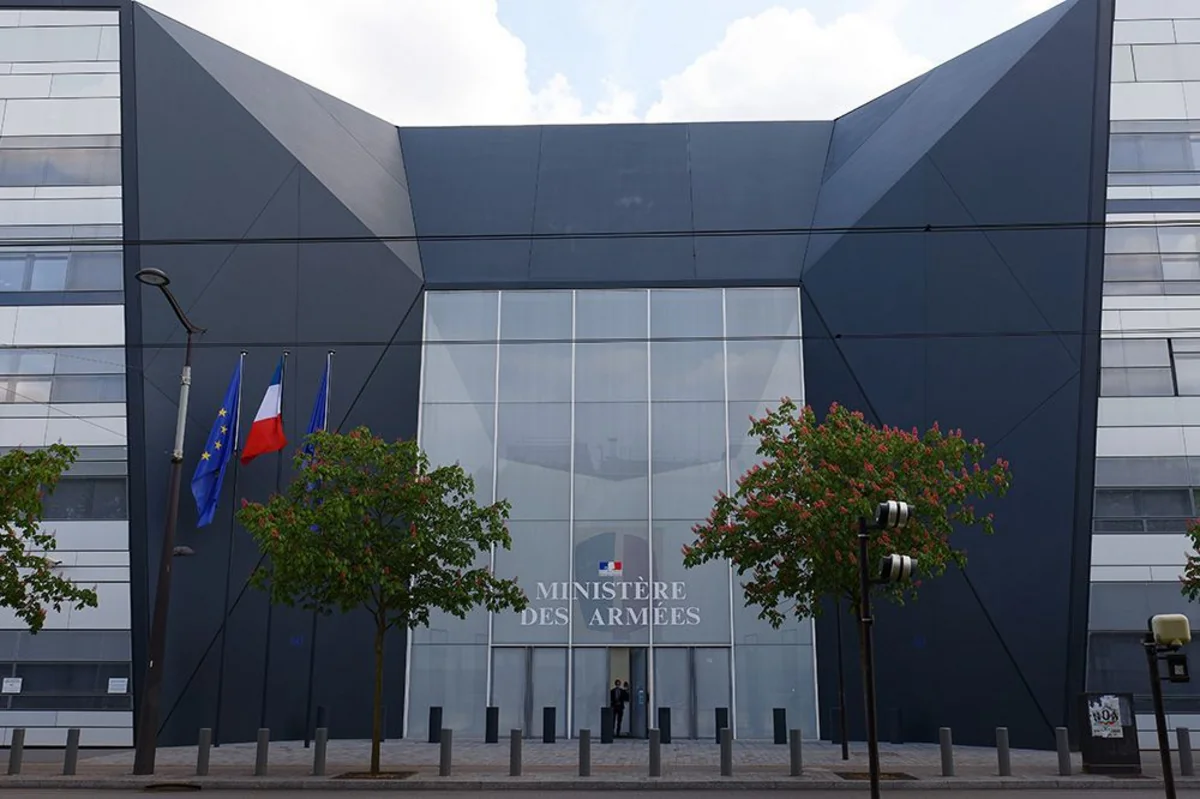 Fransa Müdafiə Nazirliyinin büdcəsi artırılır