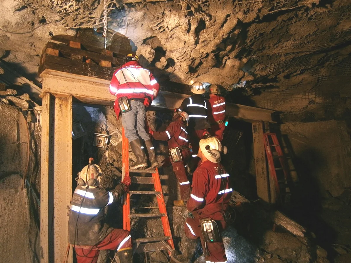 İndoneziyada kömür mədəni çöküb, ölənlər var