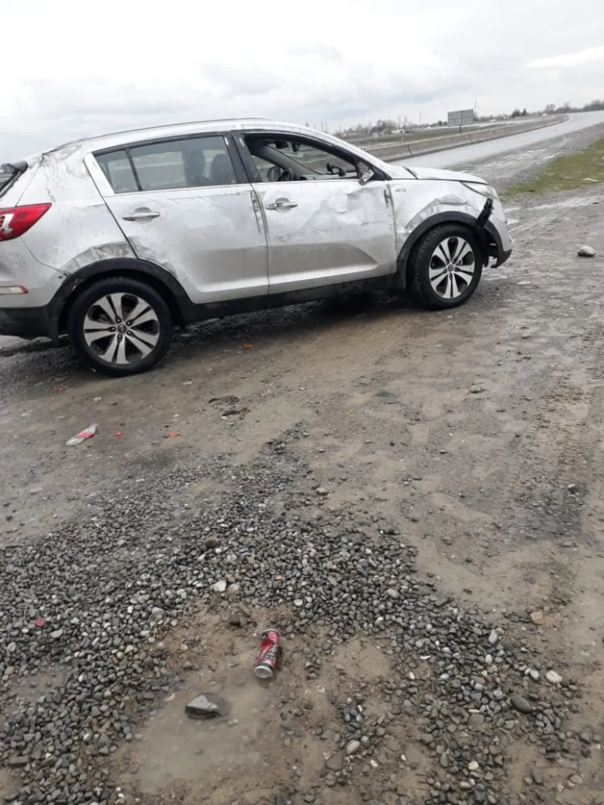 Kürdəmirdə yol qəzası olub, sürücü xəsarət alıb