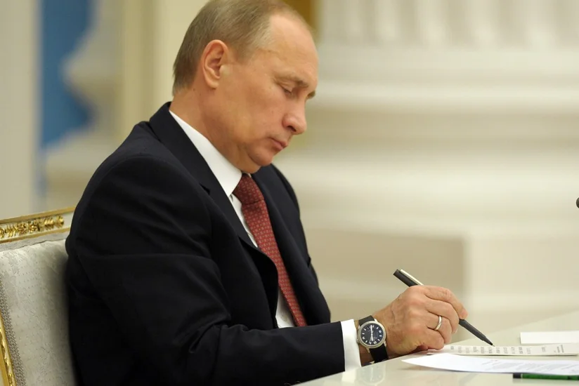 ​Putin Ermənistanın AİB-ə üzv qəbul edilməsi haqda sənədi imzalayıb