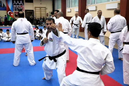 Məşhur karate ustasının rəhbərliyi ilə Bakıda seminar keçirilib