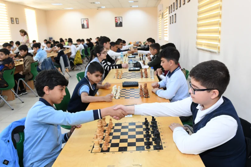 Qaçqınkom məcburi köçkün şagirdlər arasında şahmat turniri keçirib