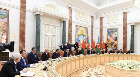 Azerbaijani, Belarus presidents hold expanded meeting