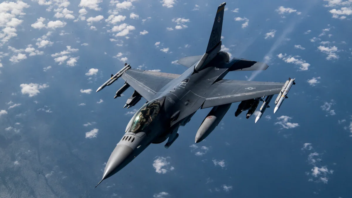 KİV: Ukraynalı pilotlar “F-16” simulyatorunda təlim keçmək üçün ABŞ-yə gəlib