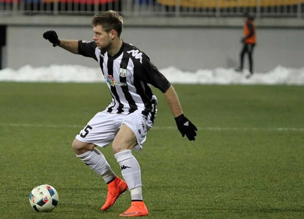 Нефтчи расстался с Кириллом Петровым