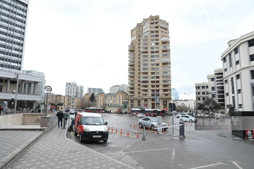 Перед станцией метро 28 мая ограничено движение частных автомобилей