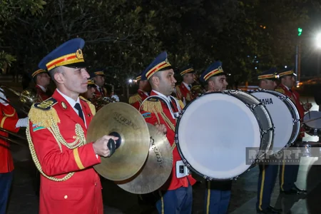 Bakıda Zəfər Günü münasibətilə hərbi orkestrlərin ifasında nümunəvi çıxışlar olub