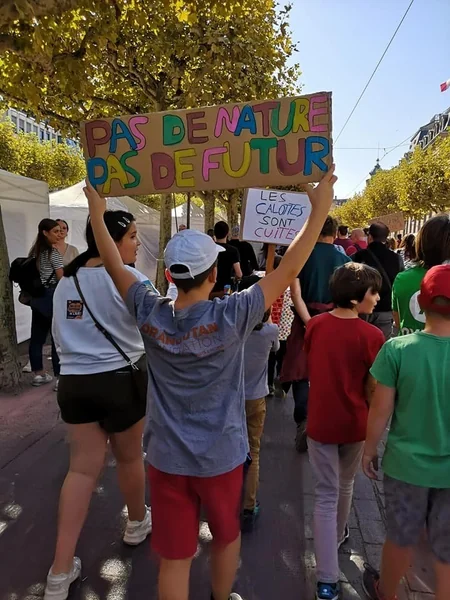 Parisdə “Sarı jiletlilər”in aksiyası zamanı 123 nəfər saxlanılıb