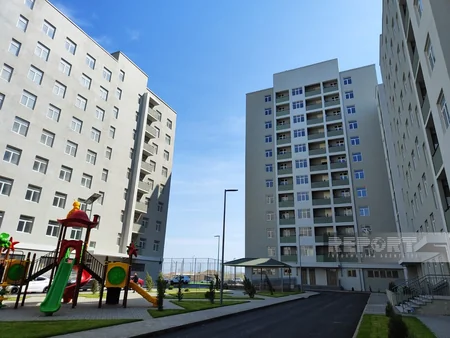 Şəhid ailələri və müharibə əlillərinə daha 100 mənzil və fərdi ev verilib