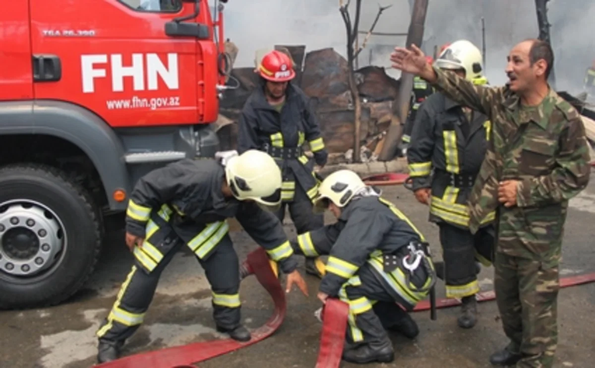 Bakıda emalatxanada yanğın olub