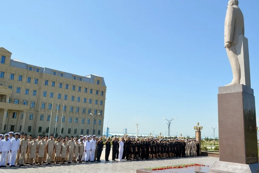 Milli Qurtuluş Günü münasibətilə Azərbaycan Ordusunda silsilə tədbirlər keçirilib