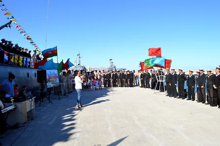 Azərbaycan ordusunun hərbi hissələrdə bayram tədbirləri keçirilir