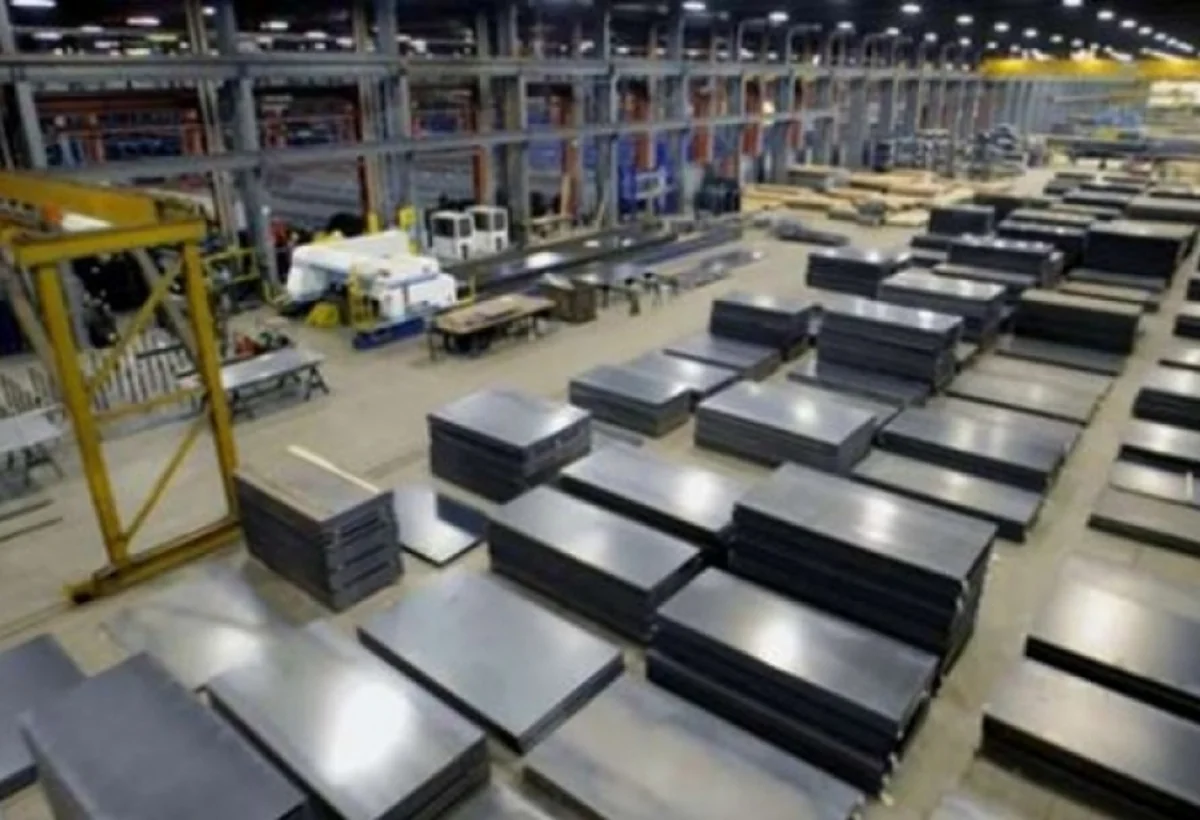 Azerbaijan halves imports of ferrous metals