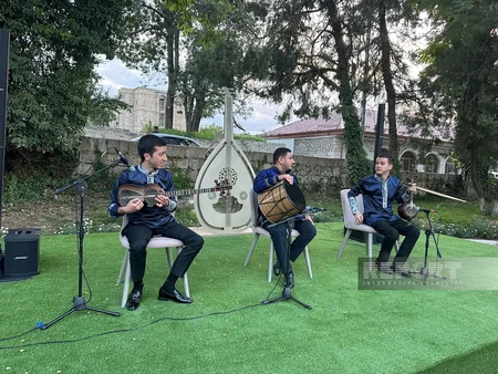 Şuşa Qlobal Media Forumunun iştirakçıları üçün ziyafət verilib