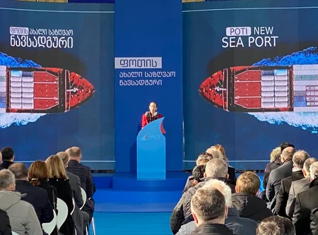 Poti dəniz limanında yeni terminal açılıb
