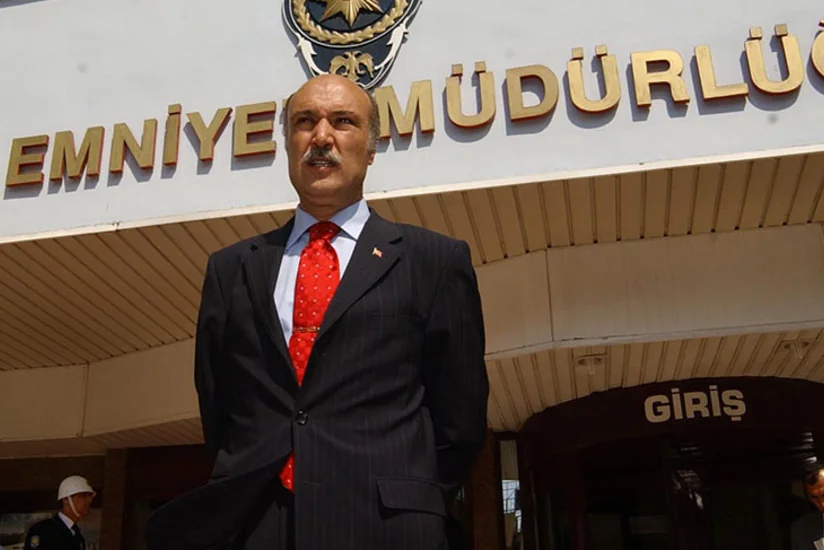 İstanbul Təhlükəsizlik İdarəsinin keçmiş müdirinin mal-mülkünə həbs qoyulub