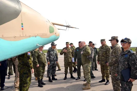 Военные атташе зарубежных стран, аккредитованные в Азербайджане, посетили воинскую часть ВВС