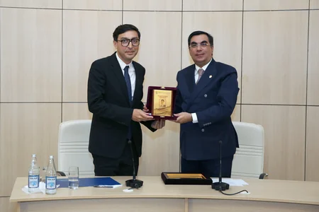 Fərid Qayıbov Bakı Ali Neft Məktəbində olub