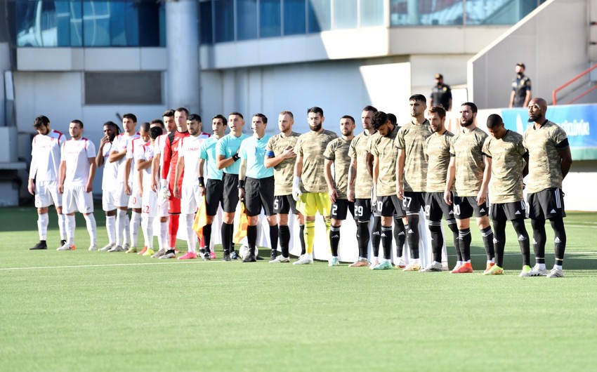 Qarabağ meydana hərbi geyimdə çıxıb, şəhidlərin xatirəsi yad edilib