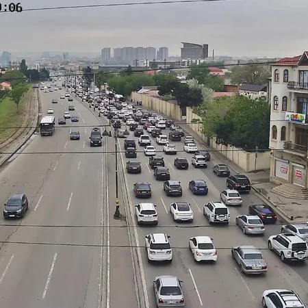 Bakının bəzi yollarında tıxac yaranıb - SİYAHI