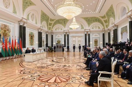 Azərbaycan və Belarus prezidentləri mətbuata birgə bəyanatlarla çıxış ediblər