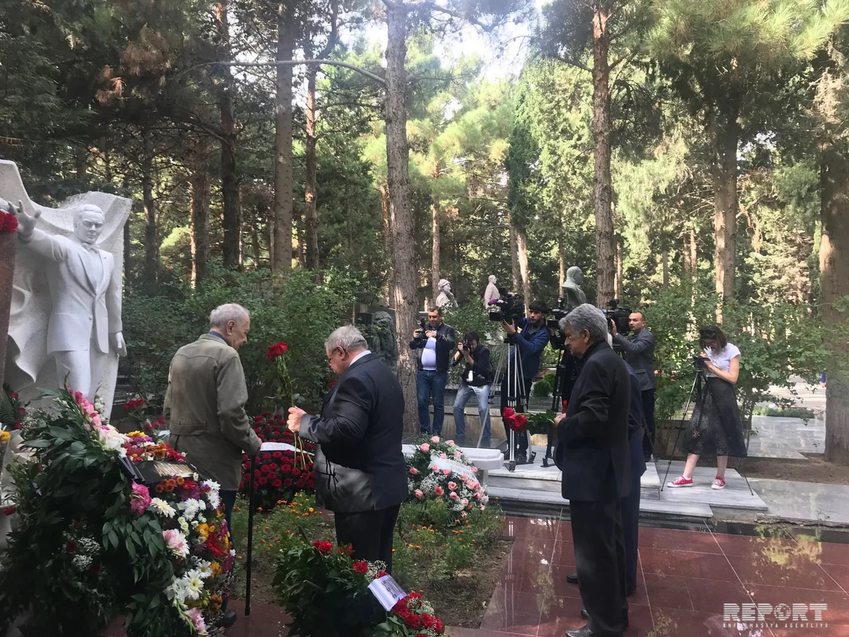 Müslüm Maqomayevin xatirəsi anılıb