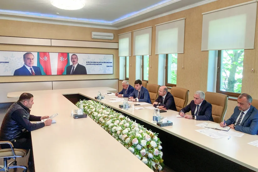 Energetika naziri Şamaxıda vətəndaşları qəbul edib