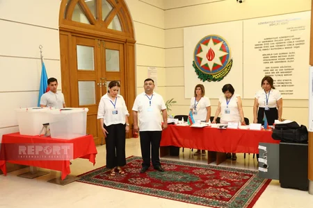 Ombudsman səsvermə hüququndan istifadə edib