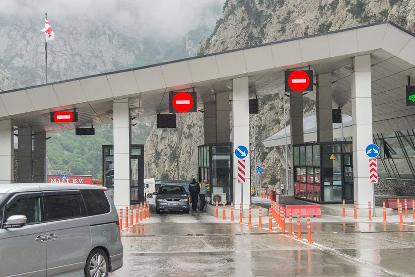 Gürcüstan-Rusiya sərhədindəki Kazbegi keçid məntəqəsinin işi bərpa olunub