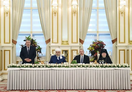 Prezident İlham Əliyev: Azərbaycanda bütün dinlərin nümayəndələri bir ailə kimi yaşayır - YENİLƏNİB-2 - FOTO