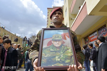 Azərbaycan ordusunun şəhid polkovniki və onun əsgəri Şəhidlər Xiyabanında dəfn edilib - FOTO - YENİLƏNİB