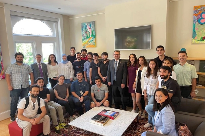 Хазар Ибрагим встретился с азербайджанскими студентами в США  