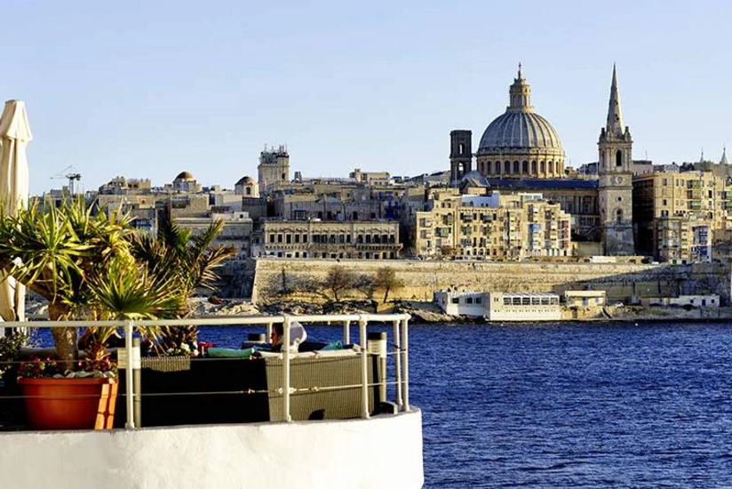 Malta to ban unvaccinated travelers