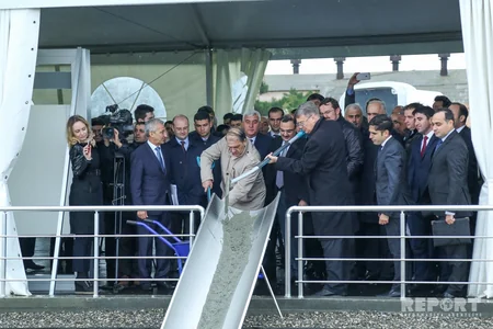 Bu gün Bakıda yeni əczaçılıq zavodunun təməli qoyulub