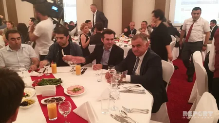 Türkiyənin Azərbaycandakı səfirliyi mətbuat nümayəndələri üçün iftar süfrəsi təşkil edib