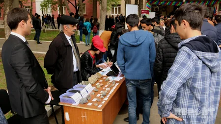 Gəncədə tələbələr üçün “Məzun 2017” adlı əmək yarmarkası keçirilib - FOTO