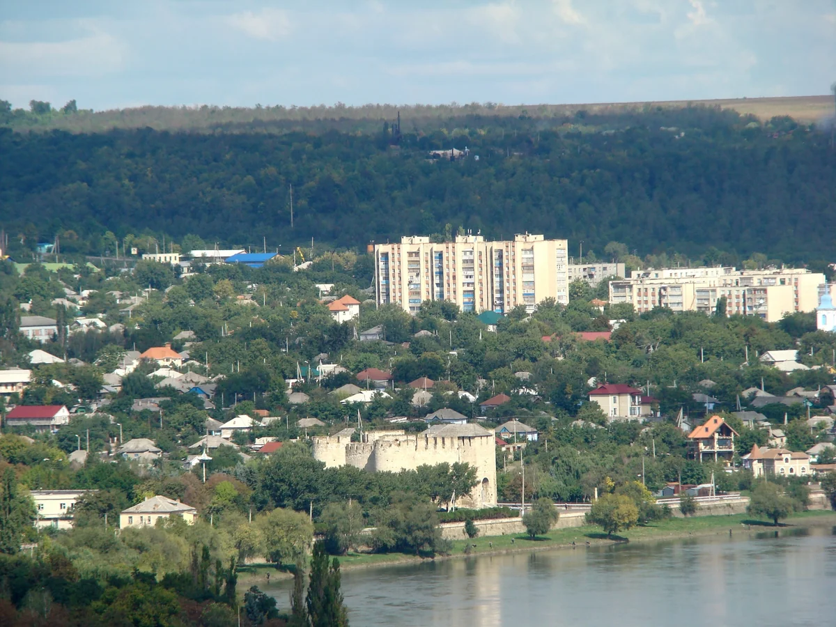 Moldovanın Destryanı bölgəsində partlayışlar olub